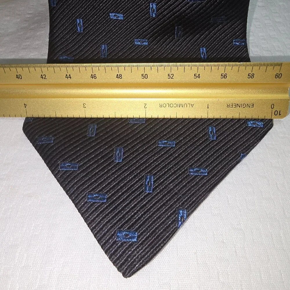 TOMMY HILFIGER MENS 100% SILK TIE BLACK WITH ELECTRIC BLUE DESIGN EUC